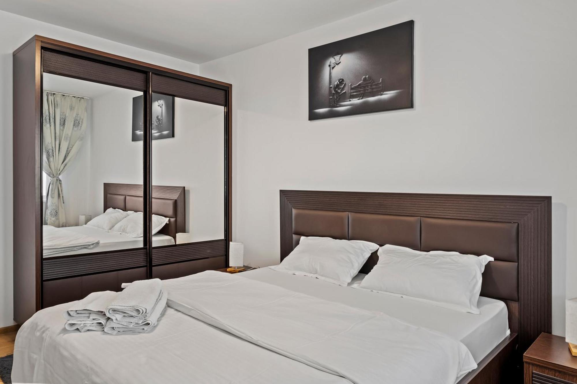 Apartament De Lux Drumul Taberei Bukarest Eksteriør billede
