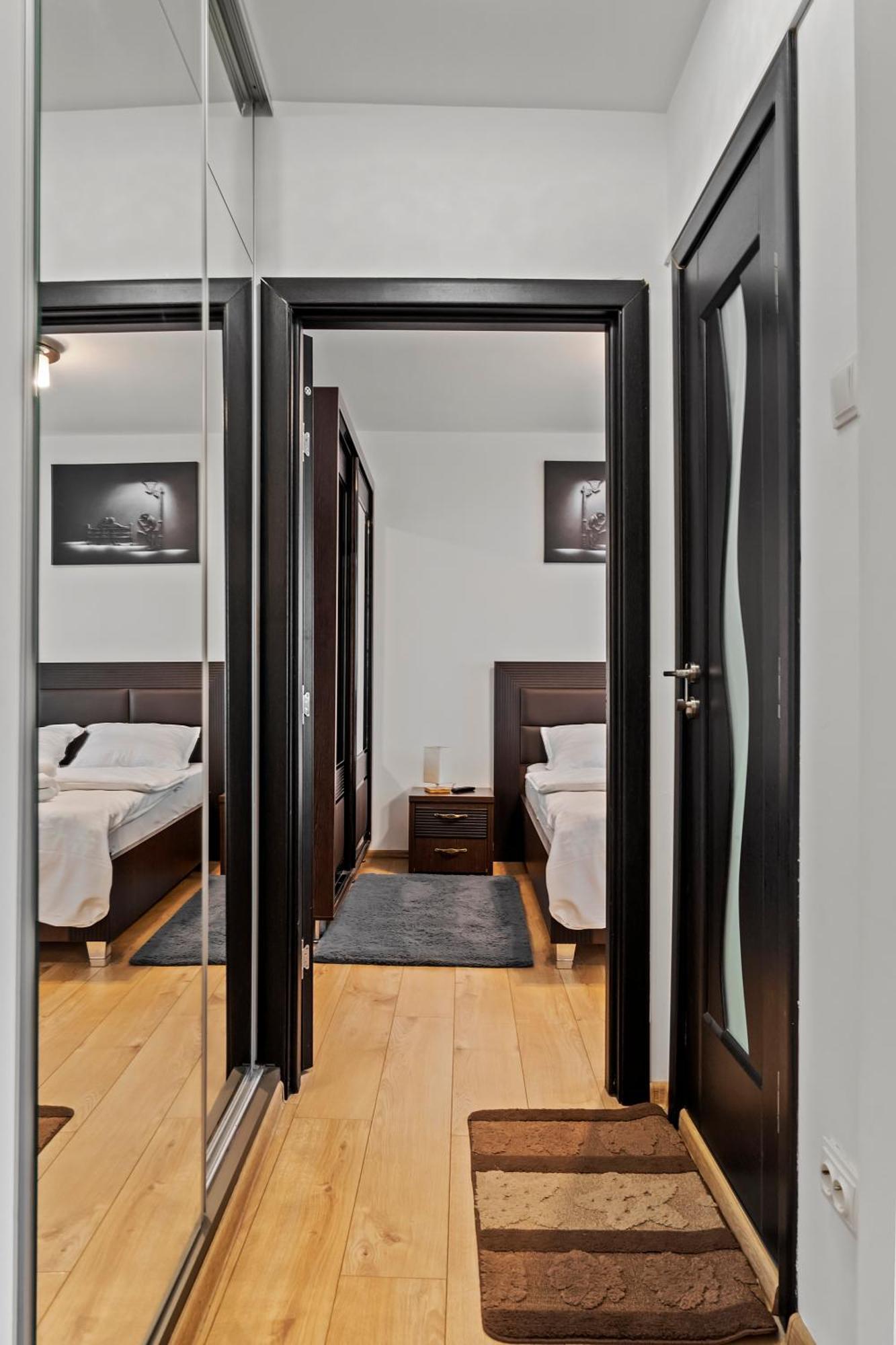 Apartament De Lux Drumul Taberei Bukarest Eksteriør billede